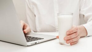 Minum Susu Steril Sebelum Medical Check Up, Bolehkah?